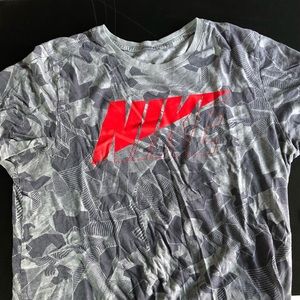 Nike Tee Shirt Geo Print